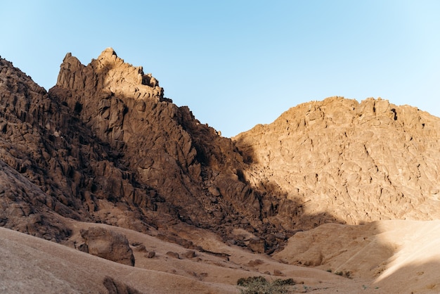 Foto einer Sandwüste bei Sonnenuntergang Landschaft