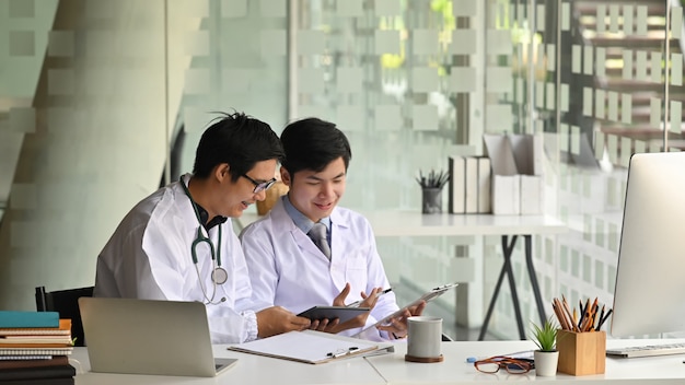 Foto del equipo científico / médico / investigador