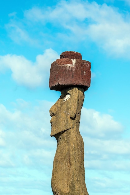 Foto de la estatua Moai en la Isla de Pascua de Chile