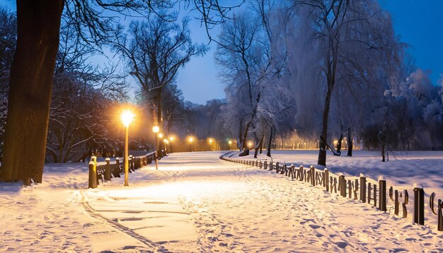 Foto gratuita del misterioso paisaje invernal majestuosas montañas en invierno Generado por Ai