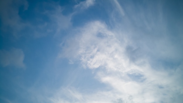 Foto de la imagen del cielo azul para el fondo.