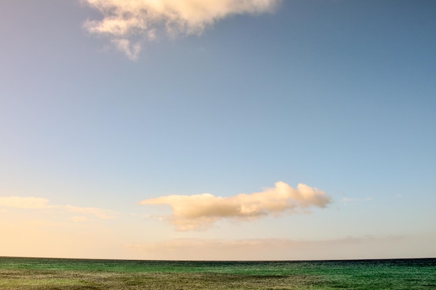 Foto Imagen de la hermosa playa de Sand Ocean