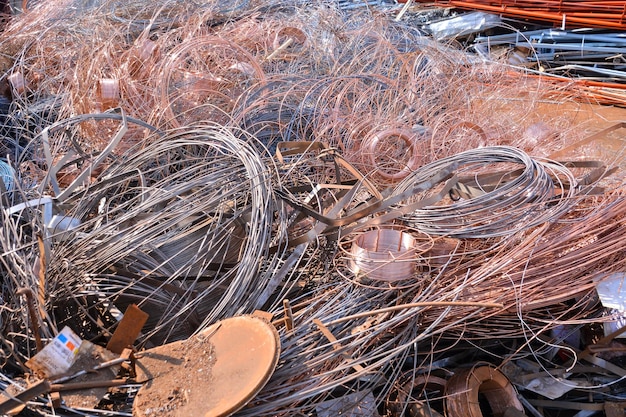 Foto Imagen montón de chatarra lista para reciclar