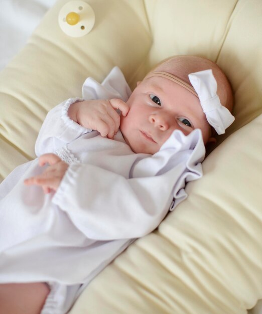 foto de una niña recién nacida