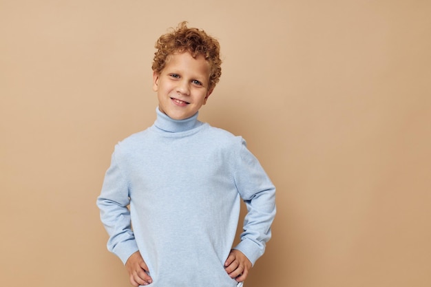 Foto de niño joven children39s estilo moda emociones fondo aislado