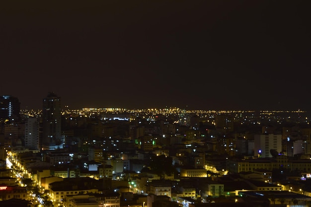 Foto nocturna del cerro Santa Ana de Guayaquil