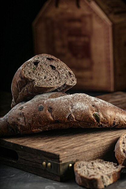 Foto de pan vintage pan de trigo crudo original Una mesa con pan encima