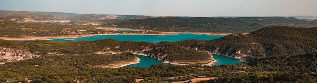 Foto panorámica de la presa de Entrepenas Guadalajara España