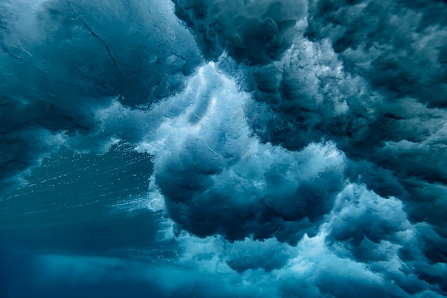 Foto subaquática da onda do oceano, Oceano Índico