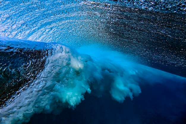 Foto subaquática da onda do oceano, Oceano Índico