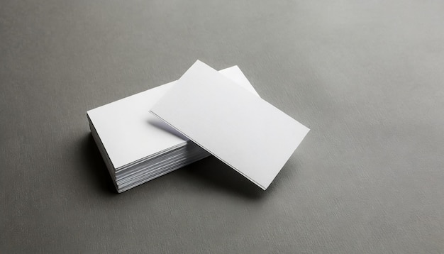 Foto de tarjetas de visita blancas plantilla para la identidad de marca para la presentación de diseñadores gráficos