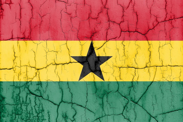 Foto texturizada de la bandera de Ghana con grietas