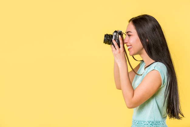 Foto de toma femenina sonriente