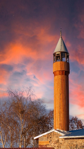 Foto vertical para os dias islâmicos Mesquita minarete Espaço de texto vazio para postagens de histórias