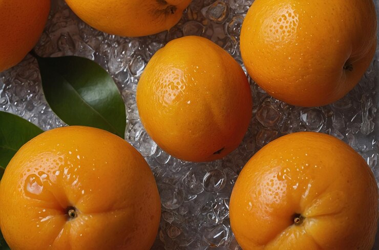 Una foto vibrante de jugo de naranja con guarnición de albaricoque