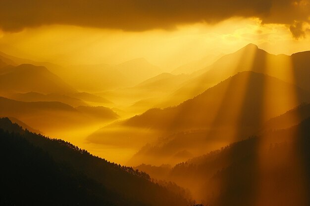 Foto foto von hügeln, die vom goldenen licht des sonnenuntergangs beleuchtet werden