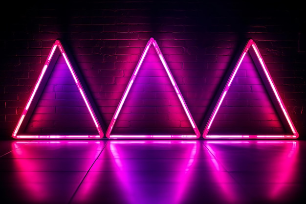 Foto von leuchtenden Neon-Dreiecken auf einem dunklen Hintergrund