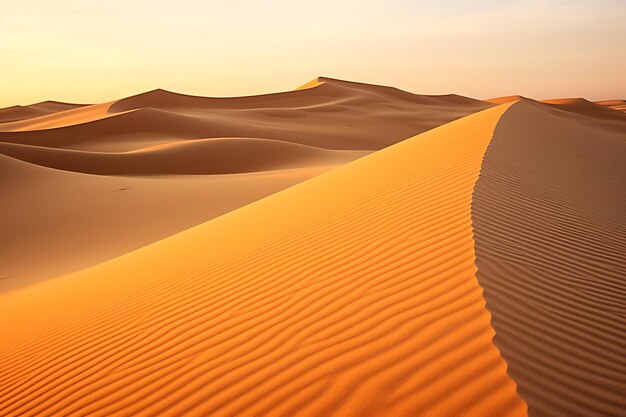 Foto von Mustern in Sanddünen bei Sonnenaufgang Naturhintergrund