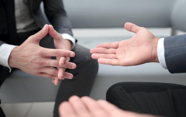 Foto von zwei Geschäftsleuten beim Handshake-ProzessErfolgreiches Geschäft nach einem großartigen TreffenHorizontal