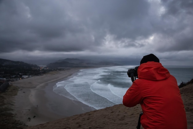 Fotograf an der Küste von Oregon