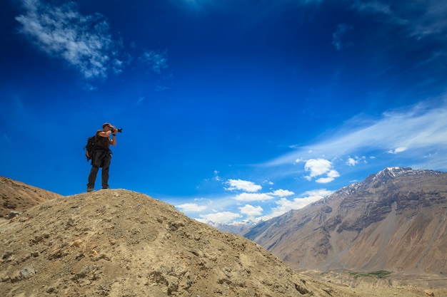 Fotograf, der Fotos im Himalaya macht