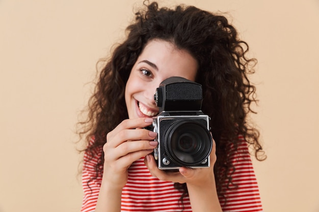 Foto fotógrafa jovem e bonita