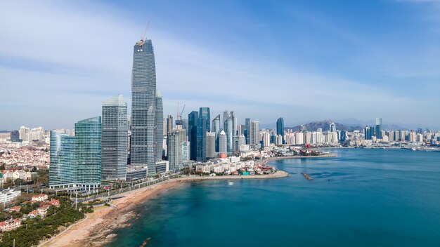 Fotografía aérea de la costa de la ciudad de Shandong Qingdao