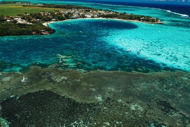 Fotografía aérea de la costa este de la isla Mauricio