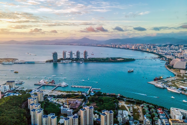 Fotografia aérea da bela costa de Sanya