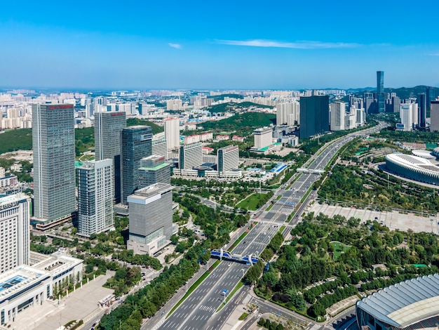 Fotografia aérea da paisagem arquitetônica urbana moderna de Jinan, China