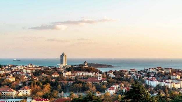 Fotografia aérea da paisagem costeira da antiga cidade de Qingdao China