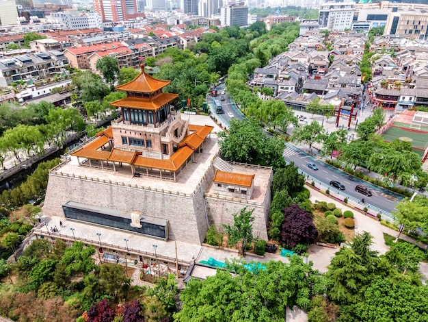 Fotografia aérea da Torre da Cidade Antiga de Jinan