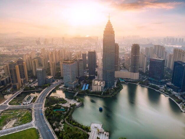 Fotografia aérea de edifícios de escritórios modernos no distrito central de negócios de Shaoxing