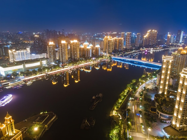 Fotografia aérea de grande formato da cena noturna da cidade de Fuzhou