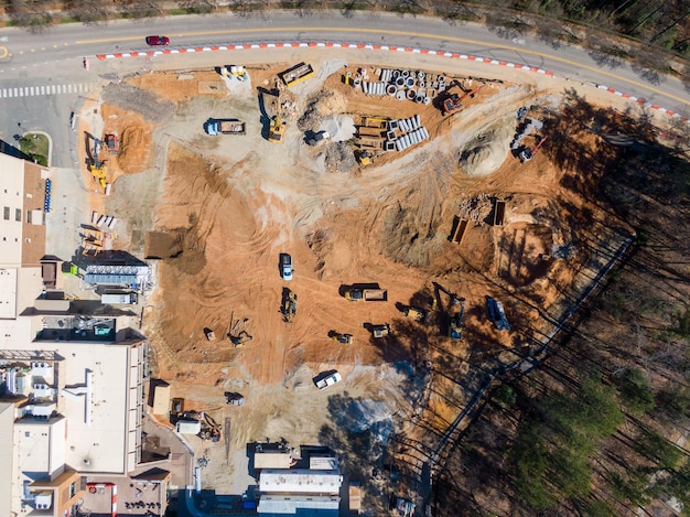 Foto fotografia aérea de um canteiro de obras em raleigh, carolina do norte, eua