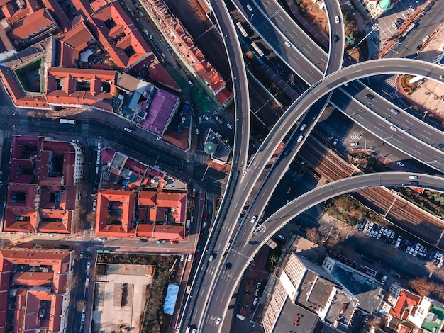 Fotografia aérea de viaduto de paisagem de construção urbana