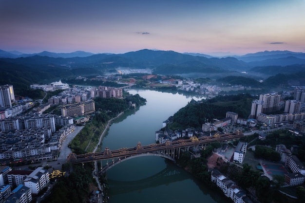 Fotografia aérea do panorama da paisagem de liuzhou sanjiang