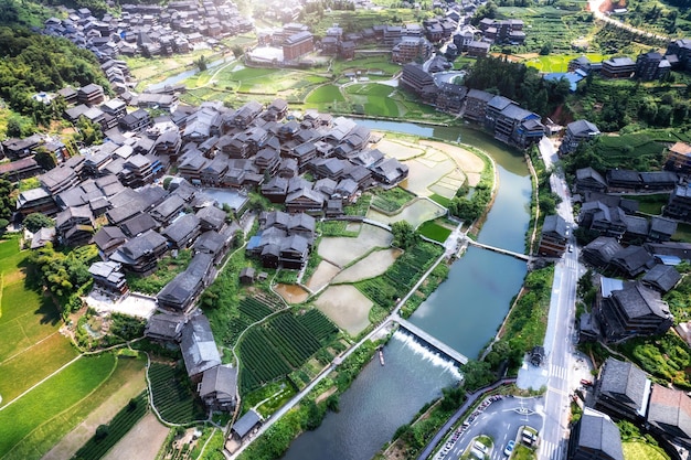 Fotografia aérea do panorama pastoral do cenário de Liuzhou Sanjiang Chengyang Bazhai