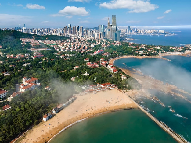 Fotografía aérea de la hermosa ciudad costera de Qingdao