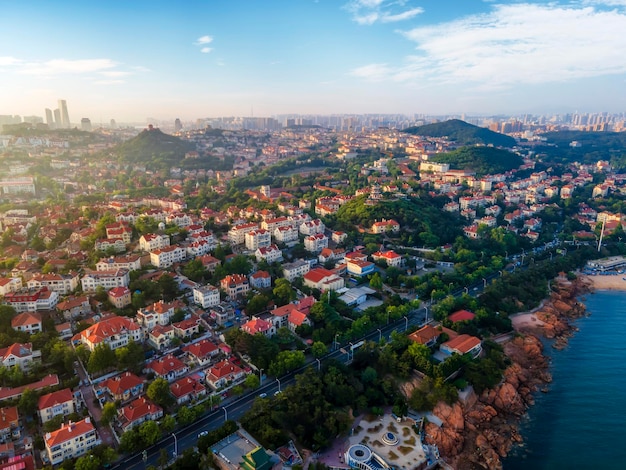 Fotografía aérea de la hermosa ciudad costera de Qingdao