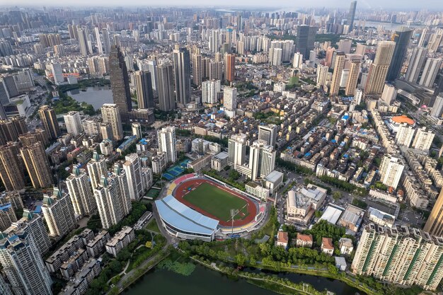 Foto fotografía aérea del horizonte de la arquitectura urbana en wuhanxaxa