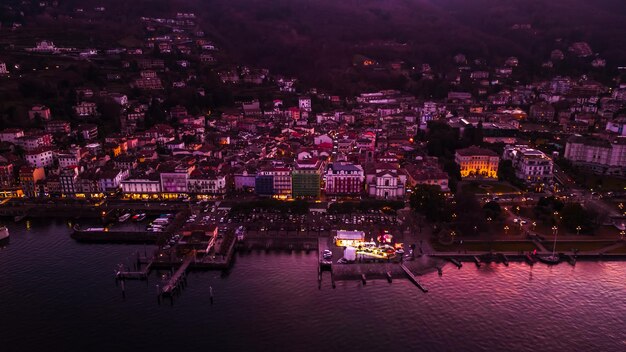 Foto fotografía aérea italia estresa lago maggiore provincia de verbanocusio osola italia europa