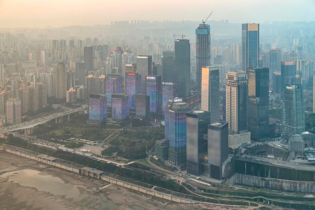 Fotografía aérea del paisaje arquitectónico moderno de Chongqing