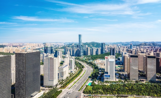 Fotografía aérea del paisaje arquitectónico urbano moderno de Jinan, China