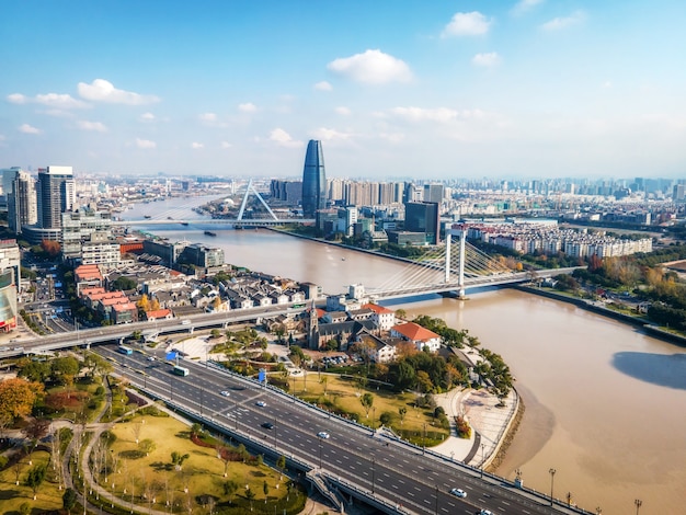 Fotografía aérea del paisaje de la ciudad de Ningbo Sanjiangkou