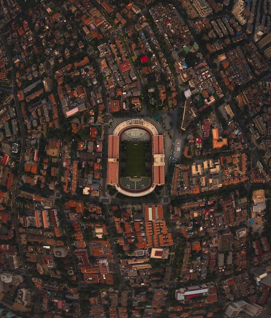 Fotografía aérea del paisaje urbano con una lente de ojo de pez