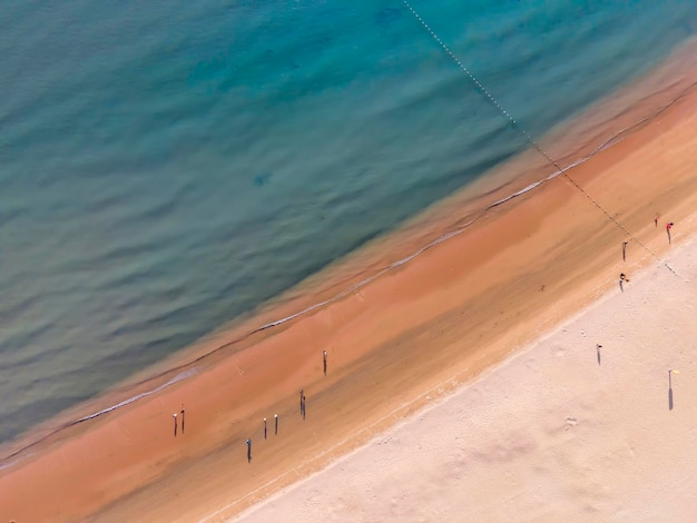 Fotografía aérea playa al aire libre y paisaje marino del océano