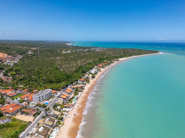 Fotografía aérea de la playa de Ipioca en el noreste de Alagoas, Brasil