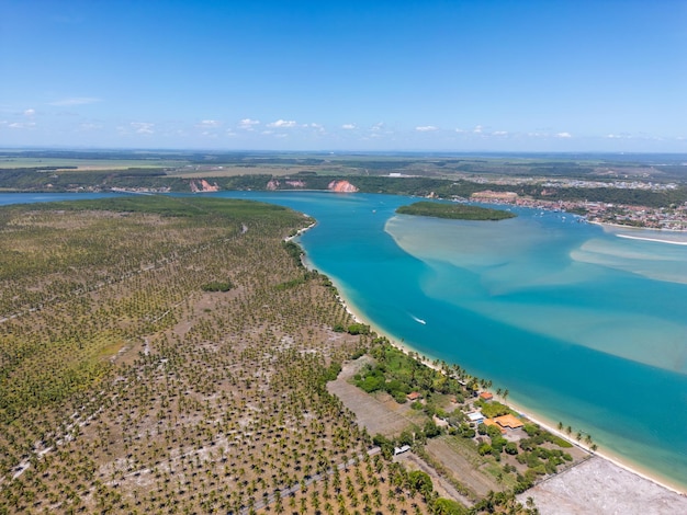 Foto fotografía aérea de praia do gunga en el noreste de alagoas, brasil