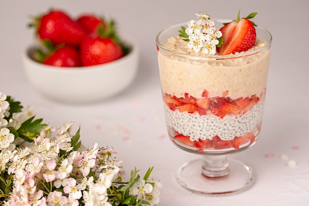 Fotografía de comida de avena con semillas de chía